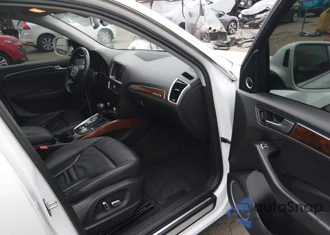 2015 Audi Q5 2.0T Premium z USA, uszkodzony, nr VIN WA1LFAFP5FA050671